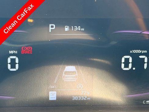 Used 2024 Kia Telluride EX w/ EX Captain's Chair Package FWD image 3