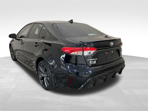 Used 2025 Toyota Corolla SE FWD image 3