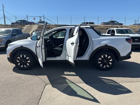 Used 2025 Hyundai Santa Cruz SEL image 4