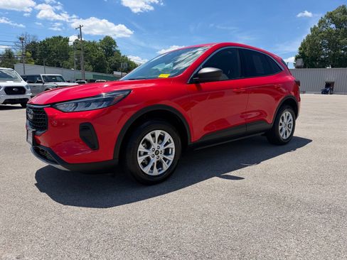 Used 2024 Ford Escape Active AWD/4WD image 9