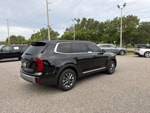 Used 2025 Kia Telluride LX FWD image 5