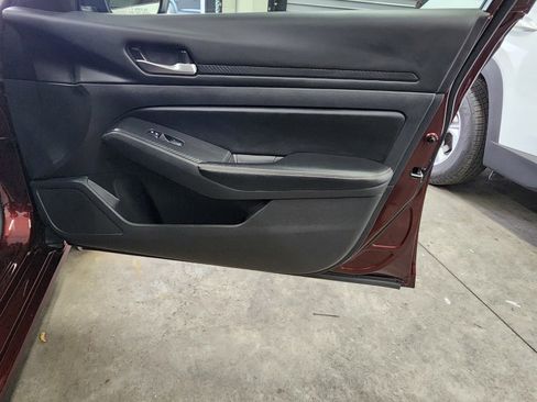 Used 2024 Nissan Altima 2.5 SV FWD image 51