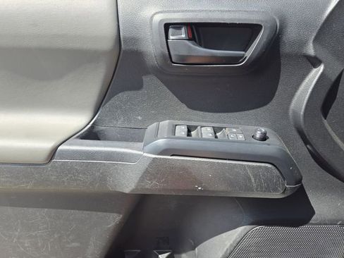 Used 2022 Toyota Tacoma SR w/ SR Convenience Package image 22