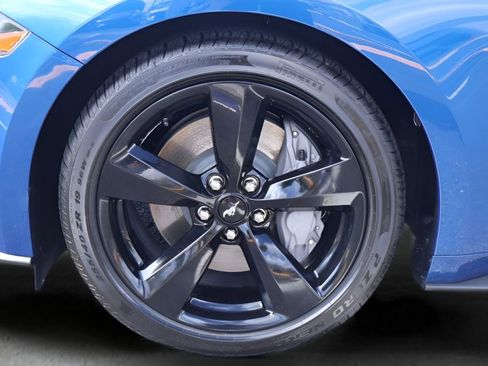 Used 2022 Ford Mustang GT w/ Black Accent Package RWD image 25
