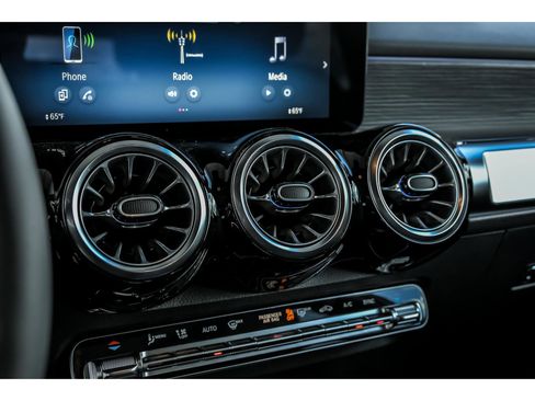 New 2026 Mercedes-Benz GLB 250 4MATIC image 15