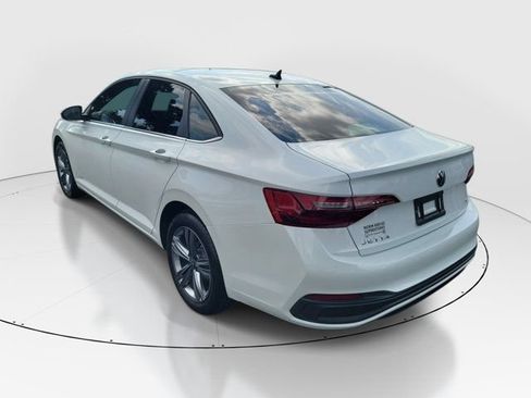 Certified 2024 Volkswagen Jetta SE FWD image 31