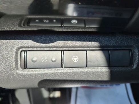 Used 2023 Nissan Pathfinder SV w/ Cargo Package AWD/4WD image 16
