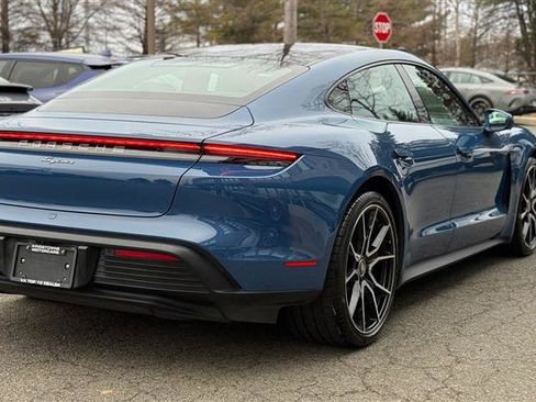 Used 2023 Porsche Taycan image 5