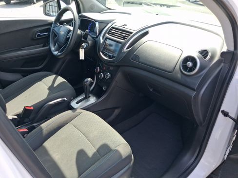 Used 2015 Chevrolet Trax LS FWD image 31
