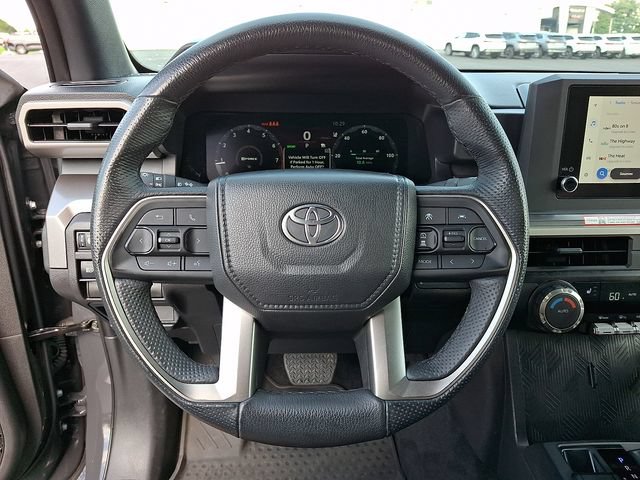 Used 2025 Toyota Tacoma TRD Off-Road AWD/4WD image 21