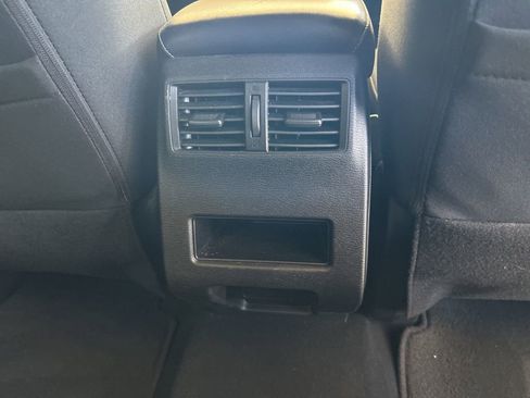 Used 2022 Mitsubishi Outlander ES image 27