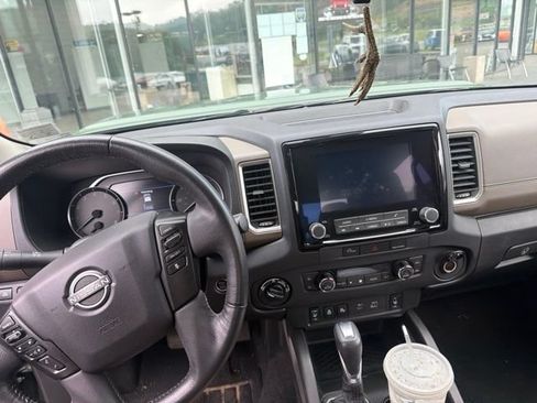 Used 2023 Nissan Frontier SV w/ SV Convenience Package AWD/4WD image 4