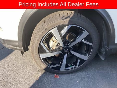 Used 2022 Nissan Rogue Sport SL w/ Premium Package AWD/4WD image 2