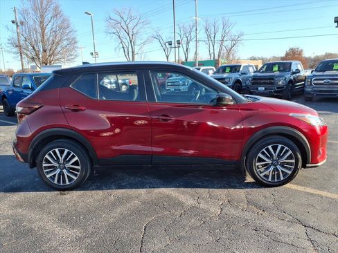 Used 2023 Nissan Kicks SV image 24