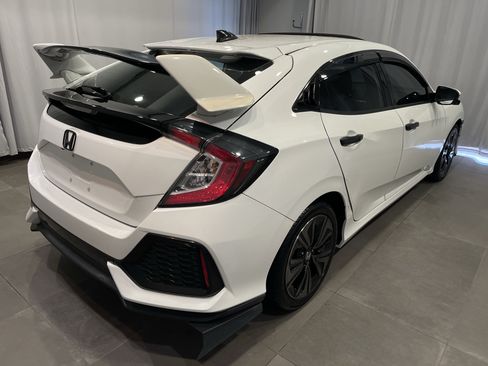 Used 2018 Honda Civic EX image 6