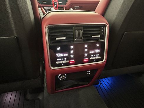 Used 2023 Porsche Cayenne Turbo image 35