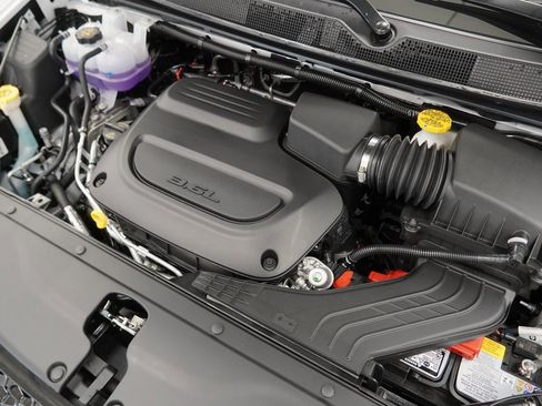 New 2026 Chrysler Pacifica Select image 36