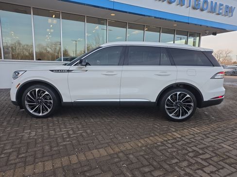 Used 2020 Lincoln Aviator Reserve w/ Equipment Group 202A image 2