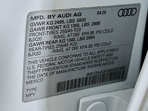 Used 2025 Audi Q5 Premium Plus w/ Premium Plus AWD/4WD image 24