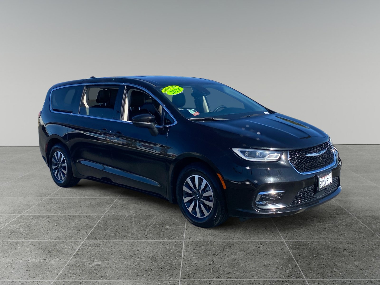 Used 2023 Chrysler Pacifica Touring-L FWD image 7