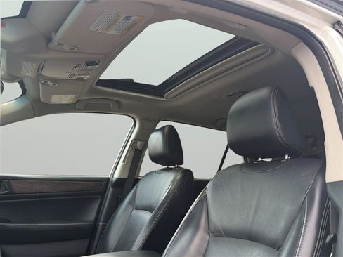 Used 2017 Subaru Outback 2.5i Limited AWD/4WD image 15