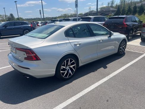 Used 2019 Volvo S60 T6 Momentum w/ Premium Package AWD/4WD image 11