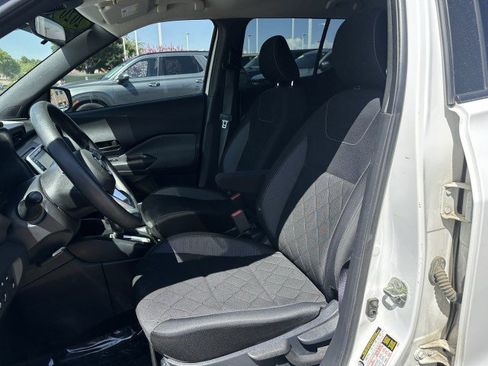 Used 2020 Nissan Kicks S FWD image 11