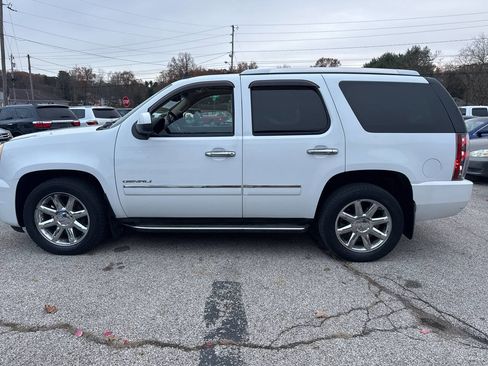 Used 2011 GMC Yukon Denali image 4