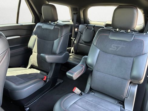 Used 2025 Ford Explorer ST AWD/4WD image 11