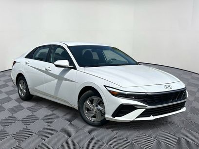 New 2026 Hyundai Elantra SE