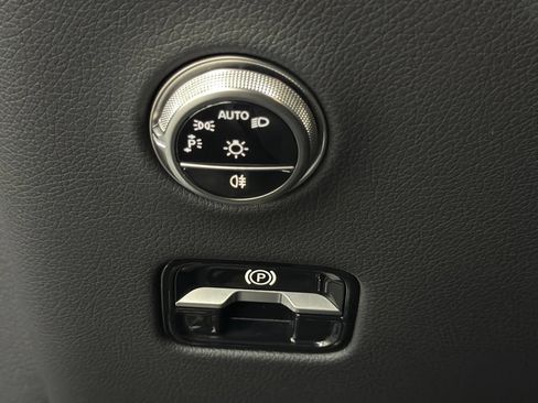 Certified 2026 Mercedes-Benz GLC 300 image 32