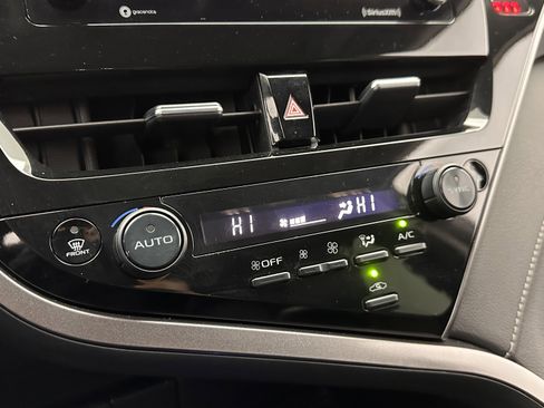 Used 2024 Toyota Camry SE w/ Convenience Package image 17