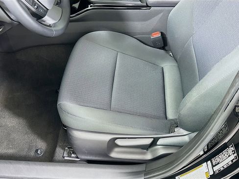 Used 2024 Toyota Prius LE image 20