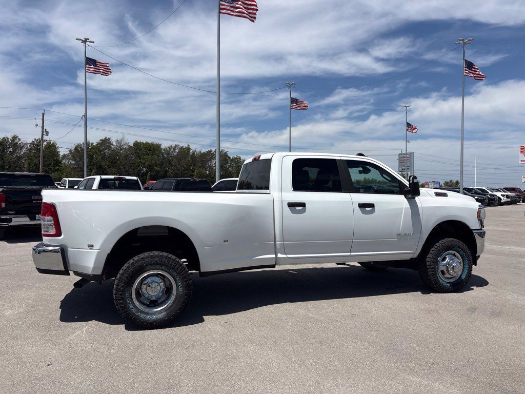 Used 2024 RAM 3500 Big Horn w/ Protection Group AWD/4WD image 31