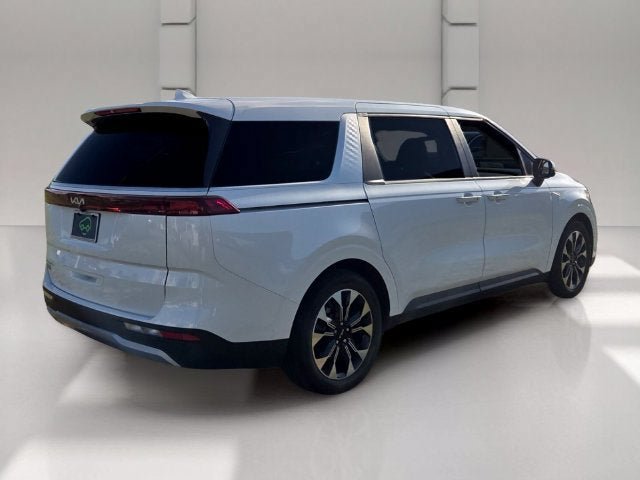 Used 2024 Kia Carnival EX FWD image 5