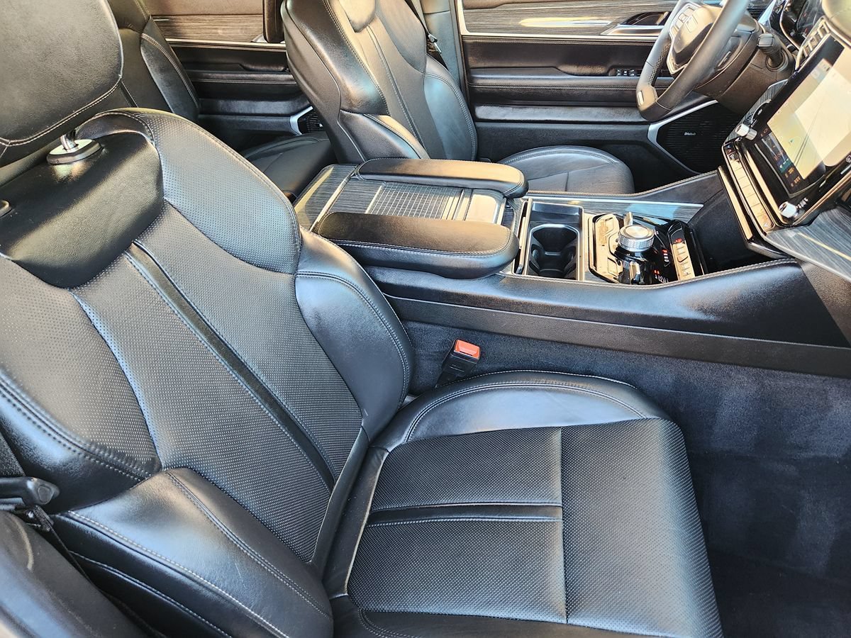 Used 2022 Jeep Wagoneer Series III w/ Premium Group I AWD/4WD image 34