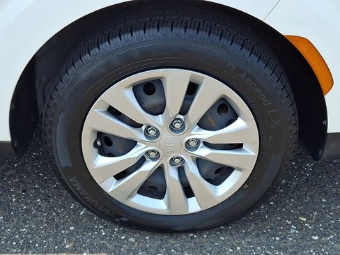 Used 2020 Kia Soul LX FWD image 8
