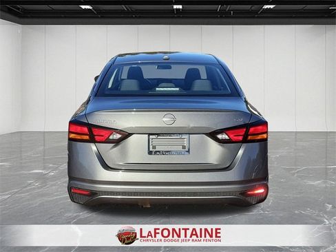 Used 2024 Nissan Altima 2.5 SV image 4