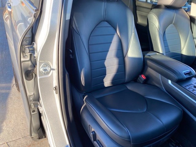 Used 2024 Toyota Highlander Limited AWD/4WD image 37