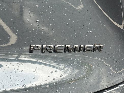 Used 2019 Chevrolet Blazer LT image 13