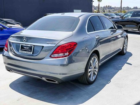 Used 2018 Mercedes-Benz C 300 4MATIC Sedan image 4