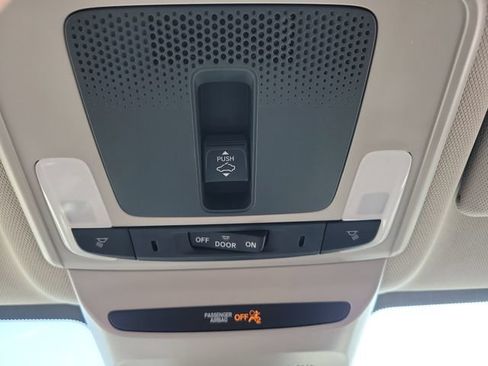 Certified 2025 Honda HR-V EX-L image 30