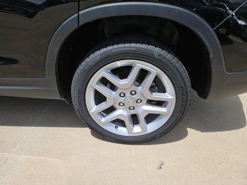 Used 2024 Honda Passport EX-L image 9
