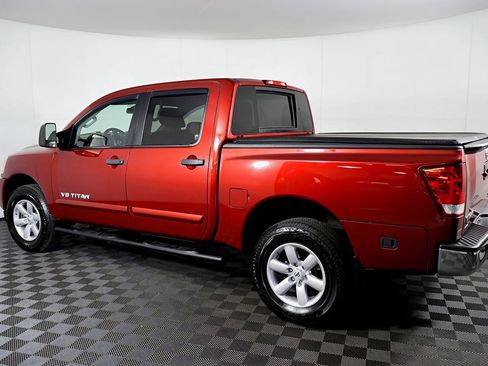 Used 2015 Nissan Titan SV image 14