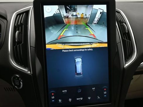 Certified 2024 Ford Edge Titanium AWD/4WD image 16