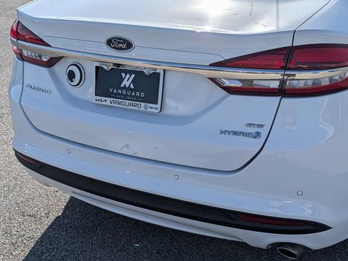 Used 2017 Ford Fusion SE w/ Equipment Group 602A FWD image 8