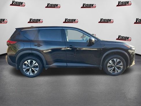 Used 2021 Nissan Rogue SV image 4
