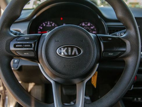 Used 2018 Kia Rio LX image 16
