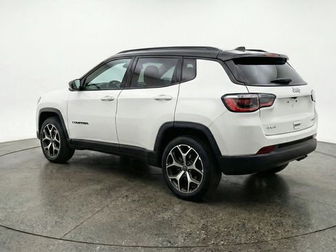 Used 2025 Jeep Compass Limited image 6