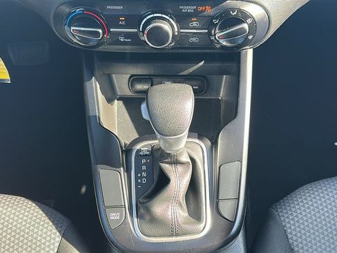 Used 2025 Kia Soul LX w/ LX Technology Package image 25